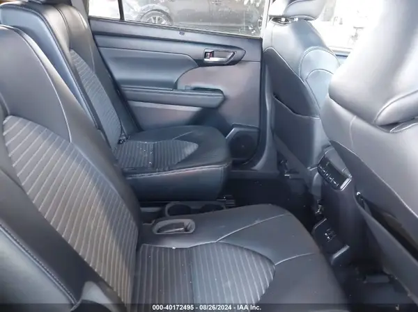 5TDLZRBH6MS082409 2021 TOYOTA HIGHLANDER - Image 8