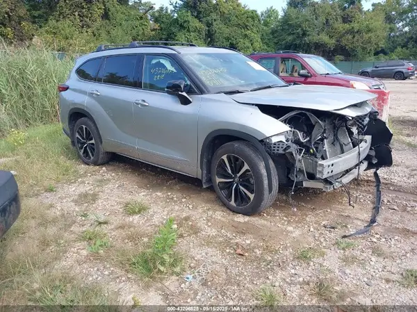5TDLZRBH6NS171205 2022 TOYOTA HIGHLANDER - Image 1