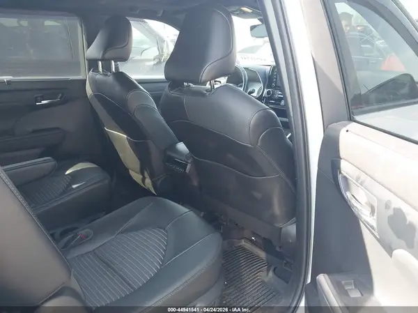 5TDLZRBH6NS187114 2022 TOYOTA HIGHLANDER - Image 8