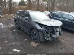 5TDLZRBH6NS236117 2022 TOYOTA HIGHLANDER
