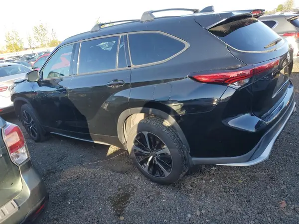 5TDLZRBH6NS251829 2022 TOYOTA HIGHLANDER - Image 2