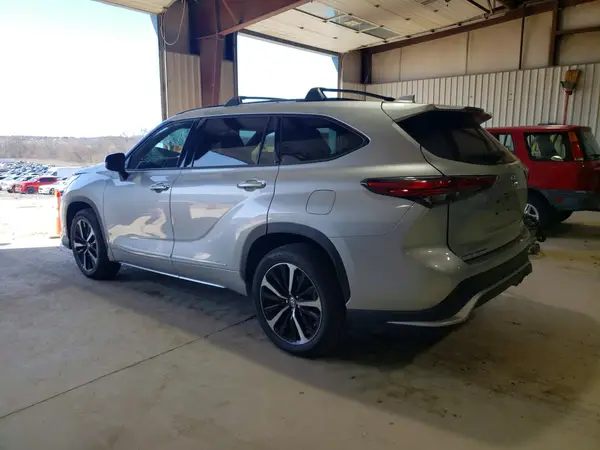 5TDLZRBH7MS074934 2021 TOYOTA HIGHLANDER - Image 2
