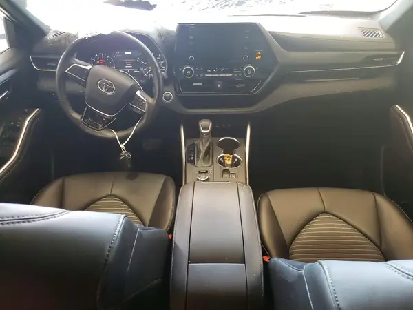 5TDLZRBH7MS074934 2021 TOYOTA HIGHLANDER - Image 8