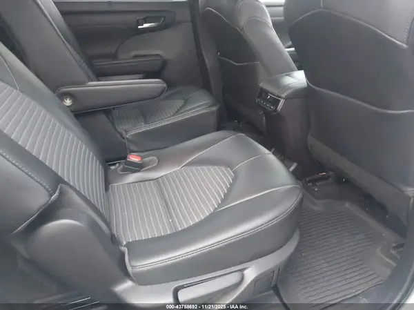 5TDLZRBH7MS134999 2021 TOYOTA HIGHLANDER - Image 8