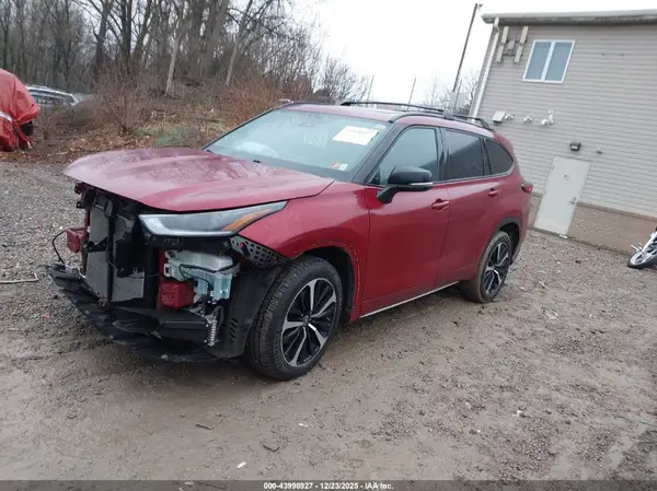 5TDLZRBH7MS144805 2021 TOYOTA HIGHLANDER - Image 2