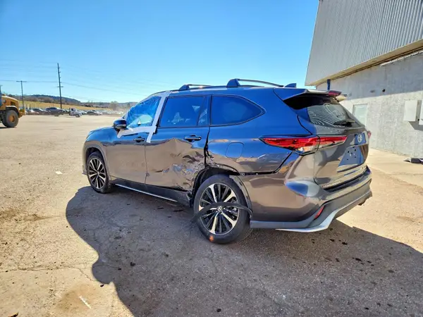 5TDLZRBH7NS179474 2022 TOYOTA HIGHLANDER - Image 2