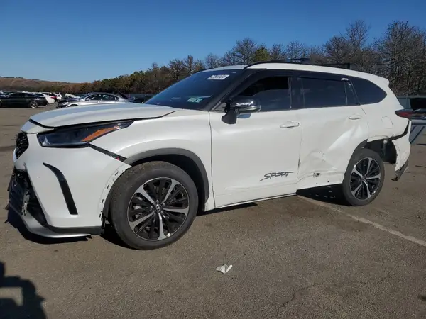 5TDLZRBH7NS195870 2022 TOYOTA HIGHLANDER - Image 1