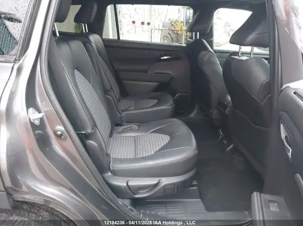 5TDLZRBH7NS216295 2022 TOYOTA HIGHLANDER - Image 8