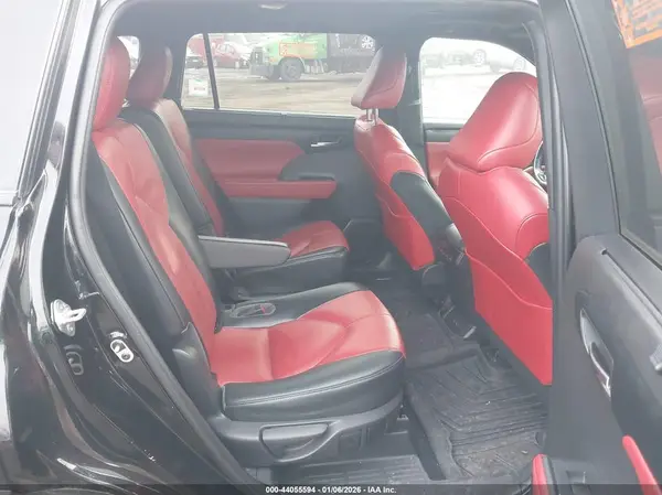 5TDLZRBH7NS222890 2022 TOYOTA HIGHLANDER - Image 8