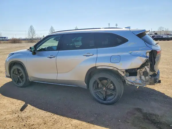 5TDLZRBH7NS249149 2022 TOYOTA HIGHLANDER - Image 2
