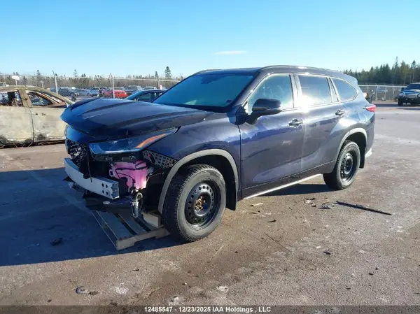 5TDLZRBH8MS118455 2021 TOYOTA HIGHLANDER - Image 2