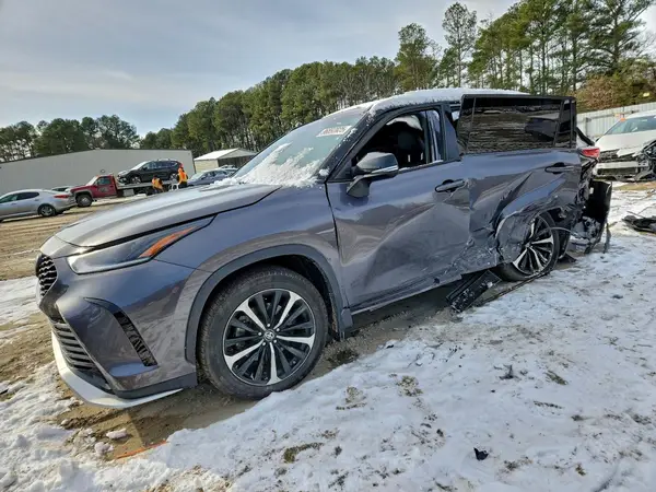 5TDLZRBH8NS180682 2022 TOYOTA HIGHLANDER - Image 1