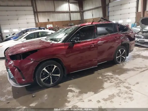 5TDLZRBH8NS201417 2022 TOYOTA HIGHLANDER - Image 2