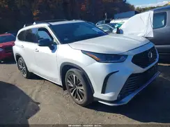 5TDLZRBH8NS244932 2022 TOYOTA HIGHLANDER