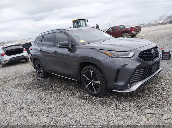 5TDLZRBH9MS064132 2021 TOYOTA HIGHLANDER - Image 1