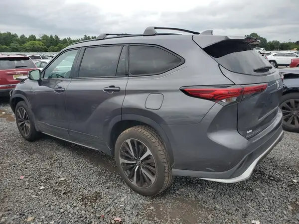 5TDLZRBH9MS150542 2021 TOYOTA HIGHLANDER - Image 2