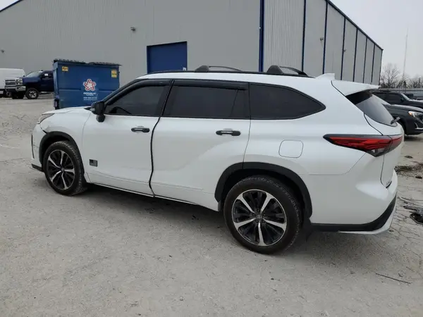 5TDLZRBH9NS241022 2022 TOYOTA HIGHLANDER - Image 2