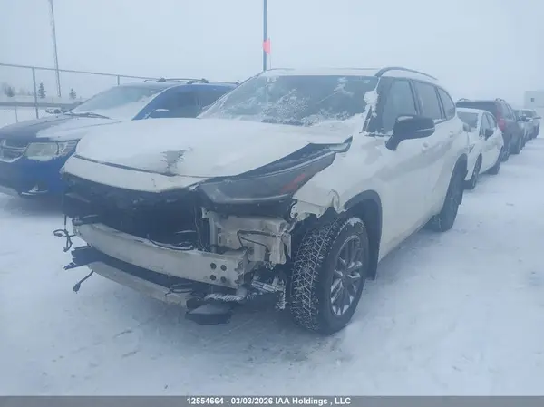 5TDLZRBHXMS069212 2021 TOYOTA HIGHLANDER - Image 2