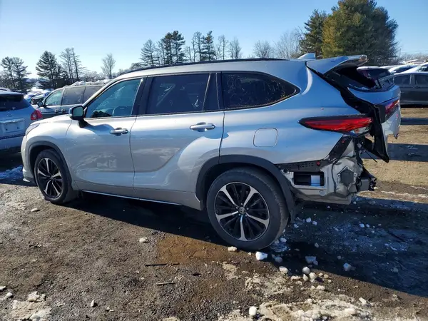 5TDLZRBHXMS099746 2021 TOYOTA HIGHLANDER - Image 2