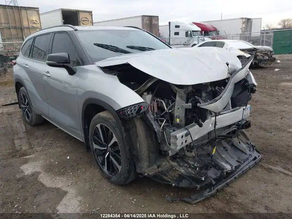 5TDLZRBHXMS141459 2021 TOYOTA HIGHLANDER - Image 1