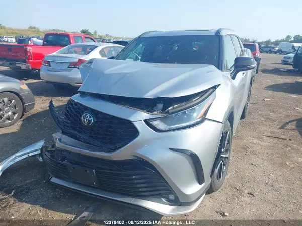 5TDLZRBHXNS169618 2022 TOYOTA HIGHLANDER - Image 2
