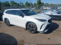 5TDLZRBHXNS238260 2022 TOYOTA HIGHLANDER