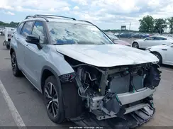 5TDLZRBHXNS240560 2022 TOYOTA HIGHLANDER