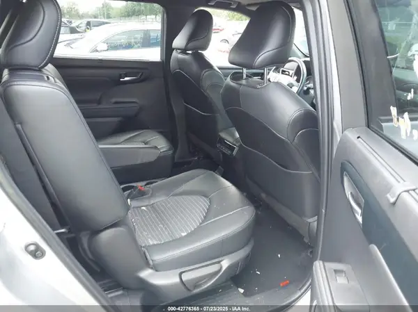 5TDLZRBHXNS240560 2022 TOYOTA HIGHLANDER - Image 8