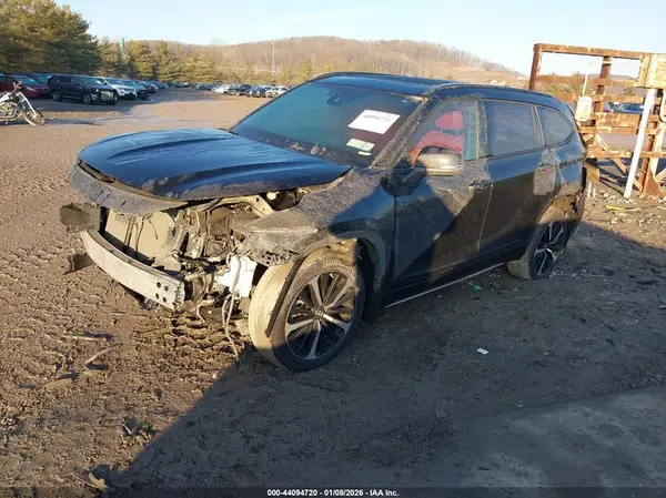 5TDLZRBHXNS255608 2022 TOYOTA HIGHLANDER - Image 2