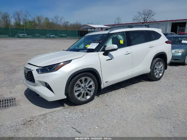 5TDXBRCH0MS033548 2021 TOYOTA HIGHLANDER - Image 2
