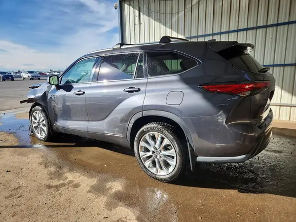 5TDXBRCH0MS520944 2021 TOYOTA HIGHLANDER - Image 2