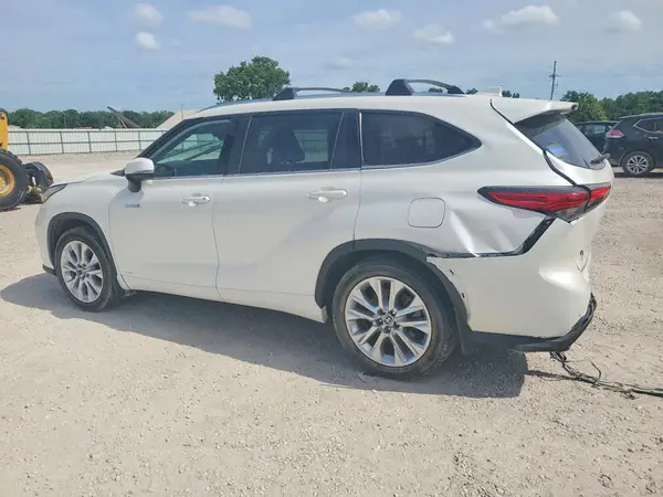 5TDXBRCH0MS524041 2021 TOYOTA HIGHLANDER - Image 2