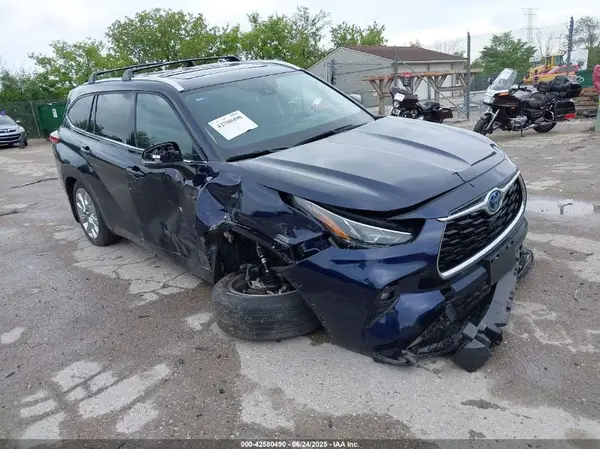 5TDXBRCH0PS567301 2023 TOYOTA HIGHLANDER - Image 1