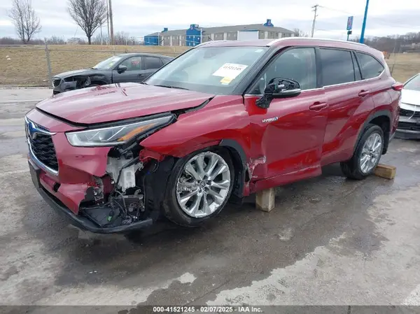 5TDXBRCH1MS022512 2021 TOYOTA HIGHLANDER - Image 2