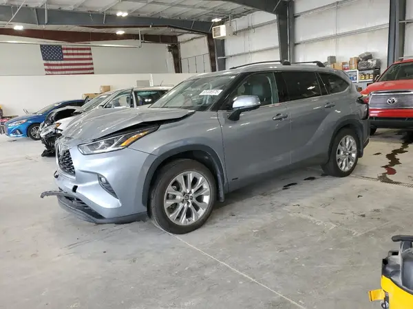 5TDXBRCH1PS586519 2023 TOYOTA HIGHLANDER - Image 1