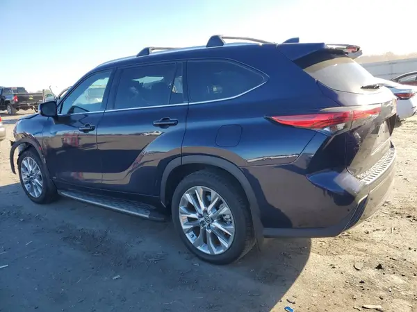 5TDXBRCH1PS597035 2023 TOYOTA HIGHLANDER - Image 2