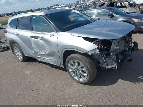 5TDXBRCH1RS635298 2024 TOYOTA HIGHLANDER - Image 1