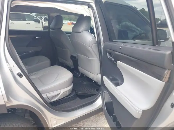 5TDXBRCH1SS686130 2025 TOYOTA HIGHLANDER - Image 8
