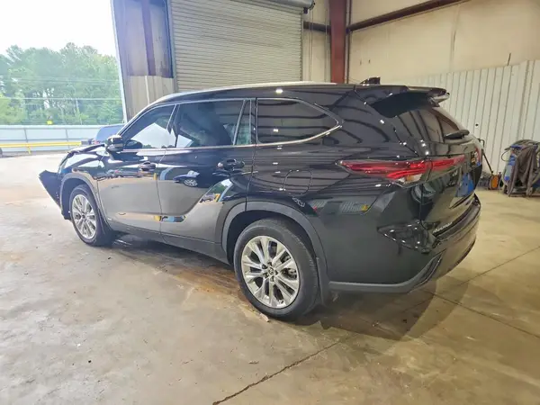 5TDXBRCH1TS714560 2026 TOYOTA HIGHLANDER - Image 2