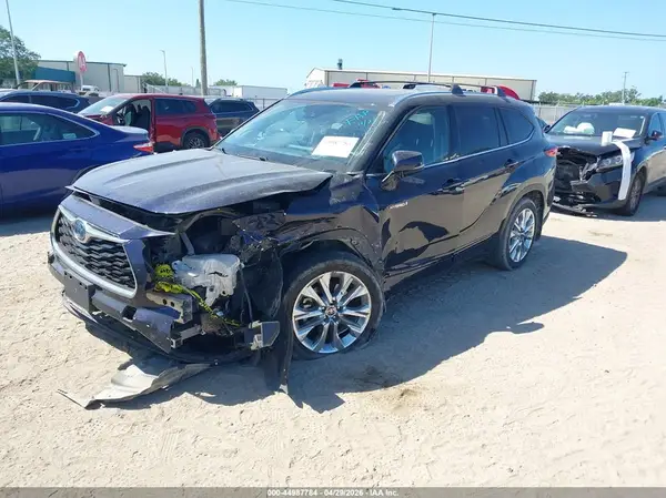 5TDXBRCH2LS006396 2020 TOYOTA HIGHLANDER - Image 2