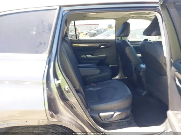 5TDXBRCH2PS110425 2023 TOYOTA HIGHLANDER - Image 8