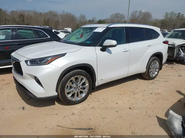 5TDXBRCH2PS120727 2023 TOYOTA HIGHLANDER - Image 2