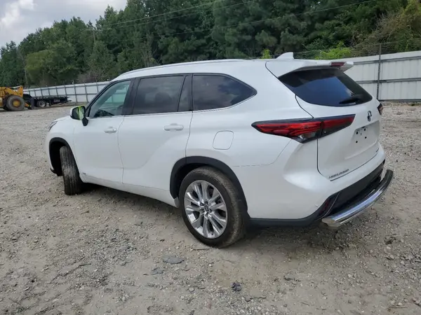 5TDXBRCH2PS564674 2023 TOYOTA HIGHLANDER - Image 2