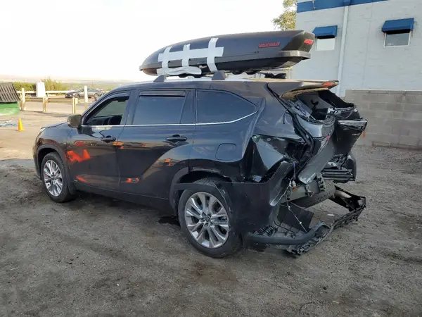 5TDXBRCH2PS571897 2023 TOYOTA HIGHLANDER - Image 2