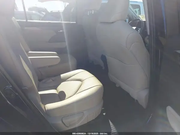 5TDXBRCH2PS581040 2023 TOYOTA HIGHLANDER - Image 8