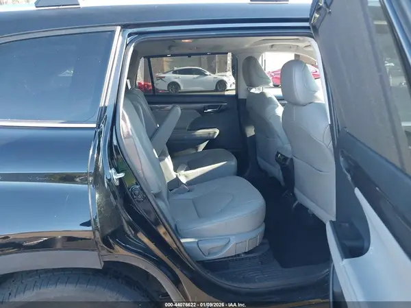 5TDXBRCH2PS586254 2023 TOYOTA HIGHLANDER - Image 8