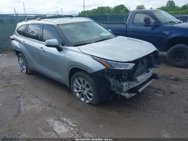 5TDXBRCH2RS603069 2024 TOYOTA HIGHLANDER - Image 1