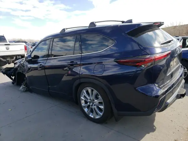 5TDXBRCH2RS604402 2024 TOYOTA HIGHLANDER - Image 2