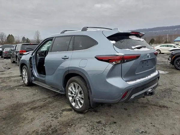 5TDXBRCH2RS605825 2024 TOYOTA HIGHLANDER - Image 2
