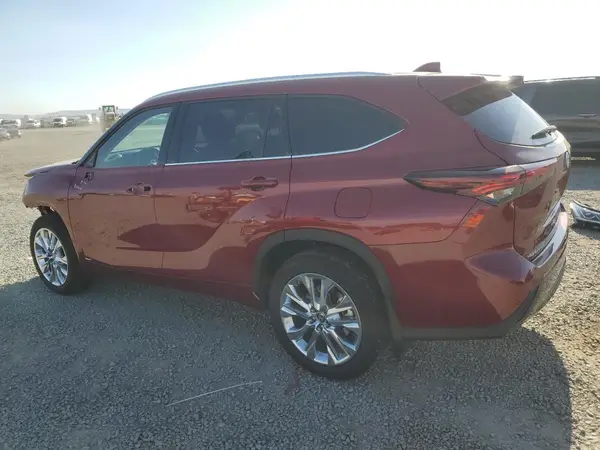 5TDXBRCH2SS668154 2025 TOYOTA HIGHLANDER - Image 2